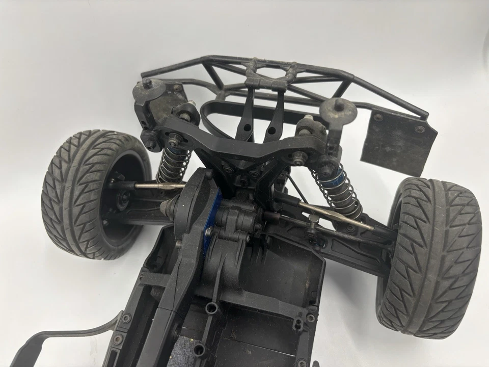 TEAM ASSOCIATED SC10 4X4 BELT-DRIVE ROLLER W/Large Lot of Misc. PARTS - Image 4 of 4