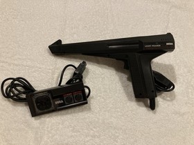 Sega Master System Power Base w/ Light Phaser and Control Pad - Tested/Works!