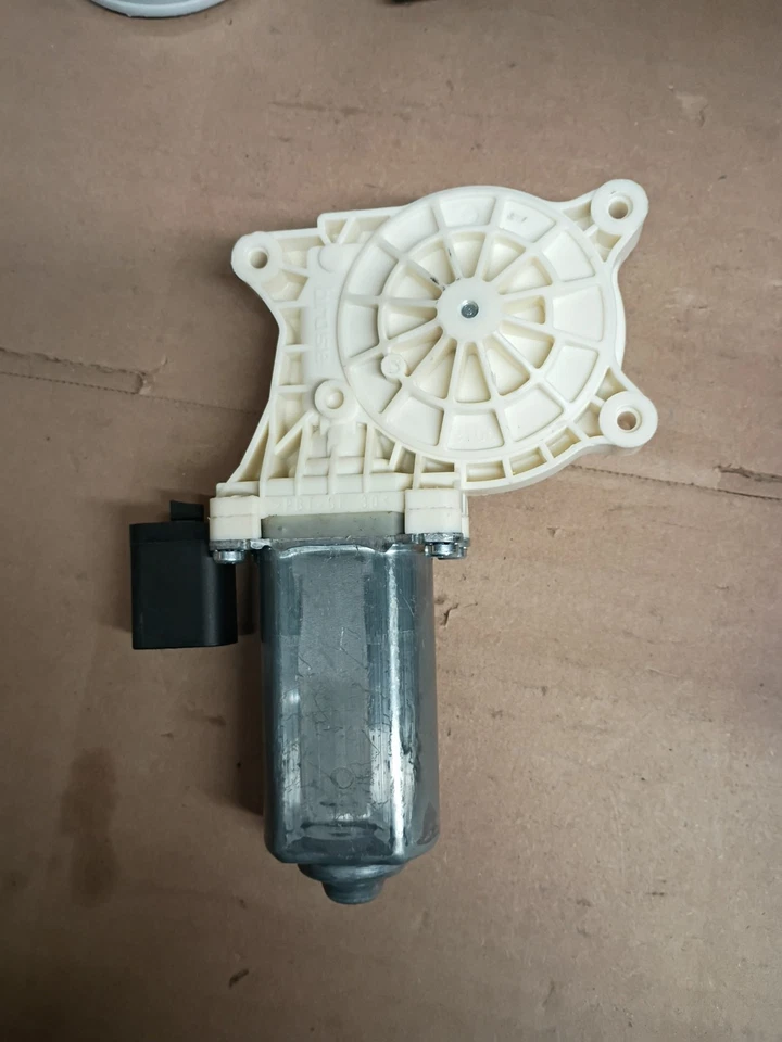 Lado del conductor delantero izquierdo para Dodge Challenger 2008-2017 motor de ventana eléctrica OEM Foto 2 de 4