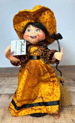 Annalee Halloween Witch Doll Orange & Black Outfit Broomstick 301711 Tag