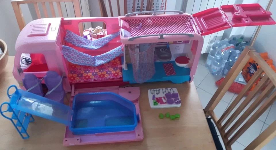 BARBIE CAMPER DEI SOGNI GIOCATO POCHISSIMO E QUASI COMPLETO DI ACESSORI + ACESSO - Imagen 2 de 4