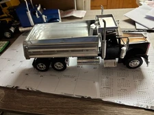 1/32  USED NEW RAY FREIGHT CLASSIC XL  DUMP TRUCK, NO PACKAGING # B 760
