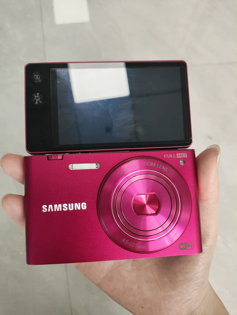 Samsung MV900F 16.3MP Digital Camera 5x Zoom 3.3