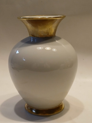 Edelstein Bavaria Vase, Ivory Trumpet Vase Germany, Gold Trim Vintage Urn 5''×4''