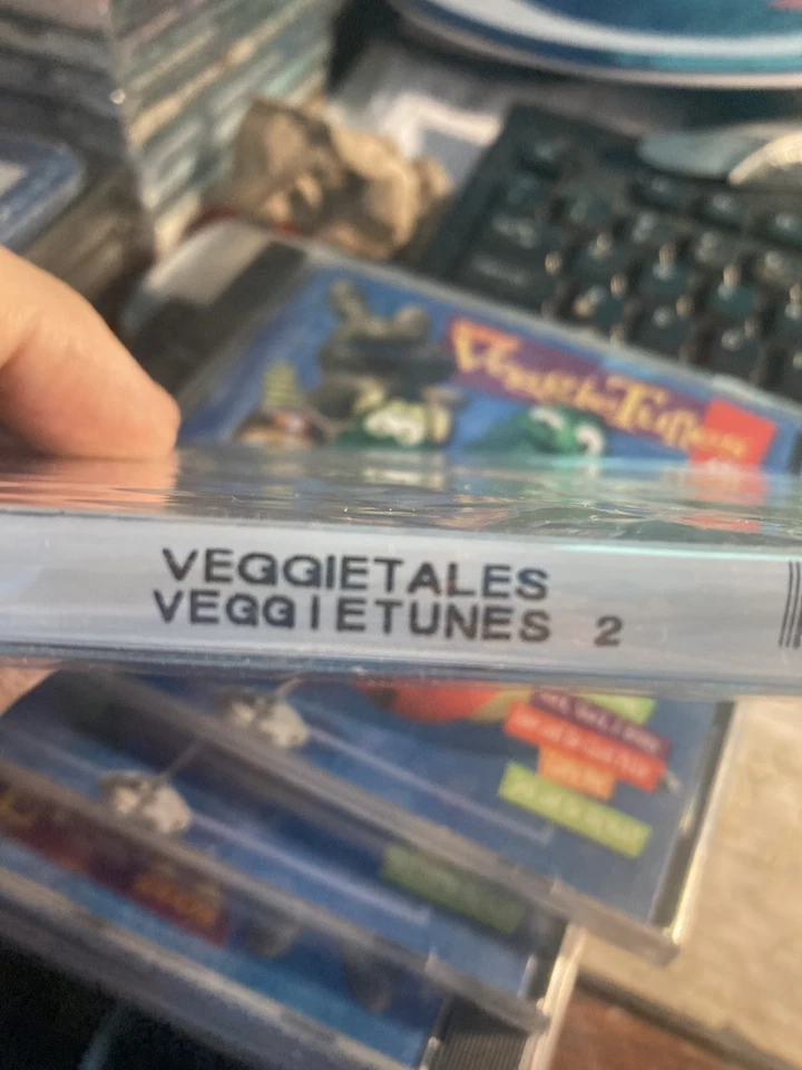 Veggietunes Vol 2 Bob and Larry Veggie Tales - CD NEW FREE SHIPPING - Image 4 of 4