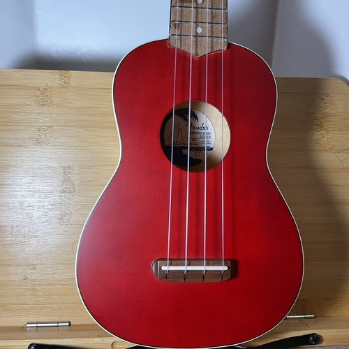 FENDER CALIF COAST SOPRANO UKULELE VENICE SERIAL #CYN-1932031 VERY NICE. - Picture 2 of 17