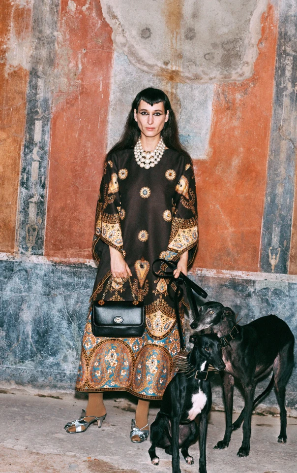 VESTIDO GUCCI 2019 MARROM CRISTAL DOURADO PAISLEY MAXI - Tamanho Pequeno - MSRP $9000+ - Imagem 2 de 4