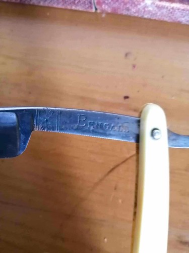 2 x Antique ‘Bengall’ straight razors by T.R. Cadman & Sons Sheffield + boxes - Picture 4 of 17