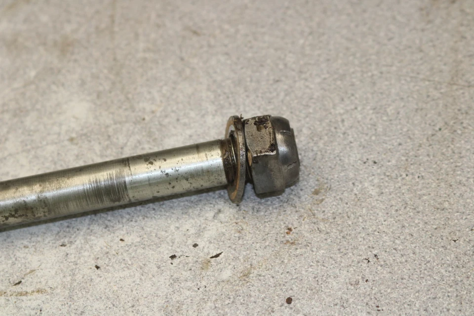 Honda CB450 1966 basculante trasero eje de pivote K0 bombardero negro G11-7923.TF Foto 2 de 3