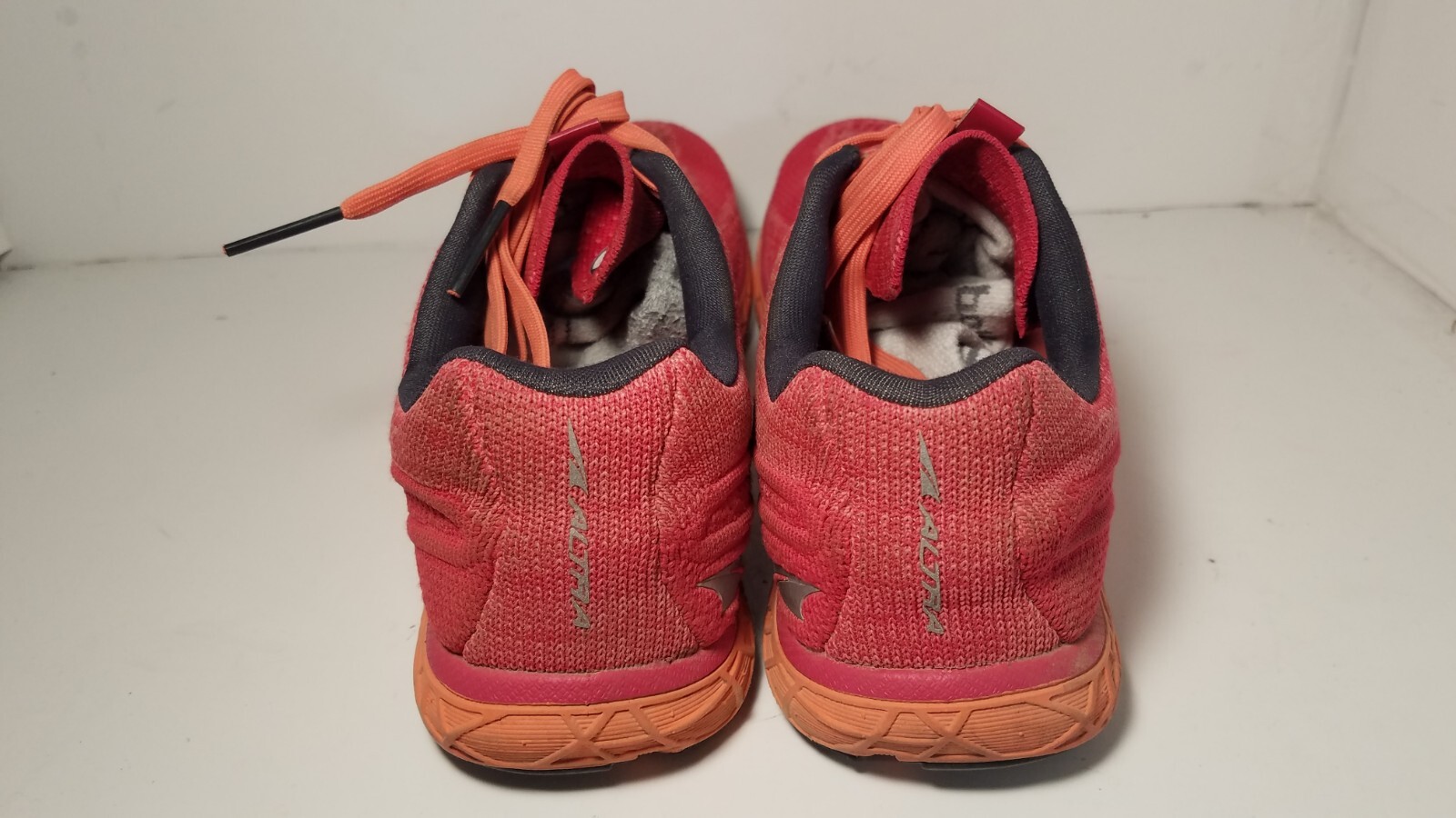 Altra Escalante 2.5 Coral Pink Zero Drop Neutral Running Shoes Women's