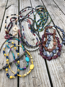 nursing necklace for distracted baby