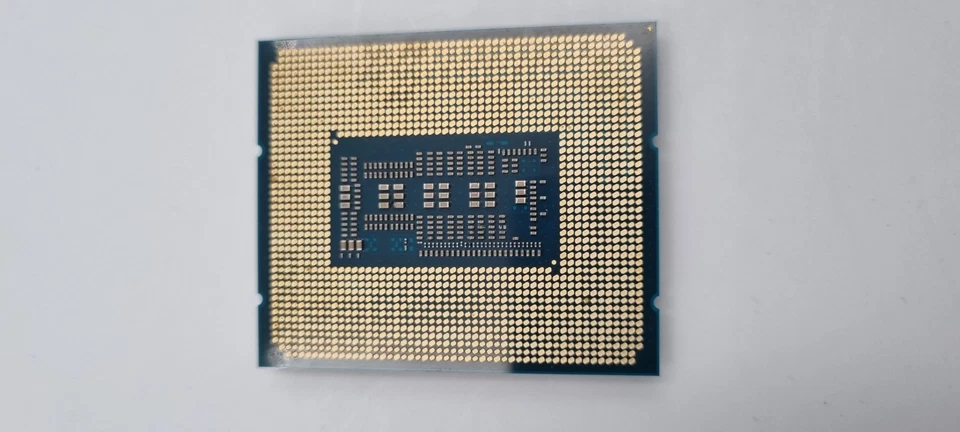 Intel Core i7-13700 2.1 GHz 30 MB Cache Socket LGA 1700 NO POST FAULTY - Imagen 4 de 4