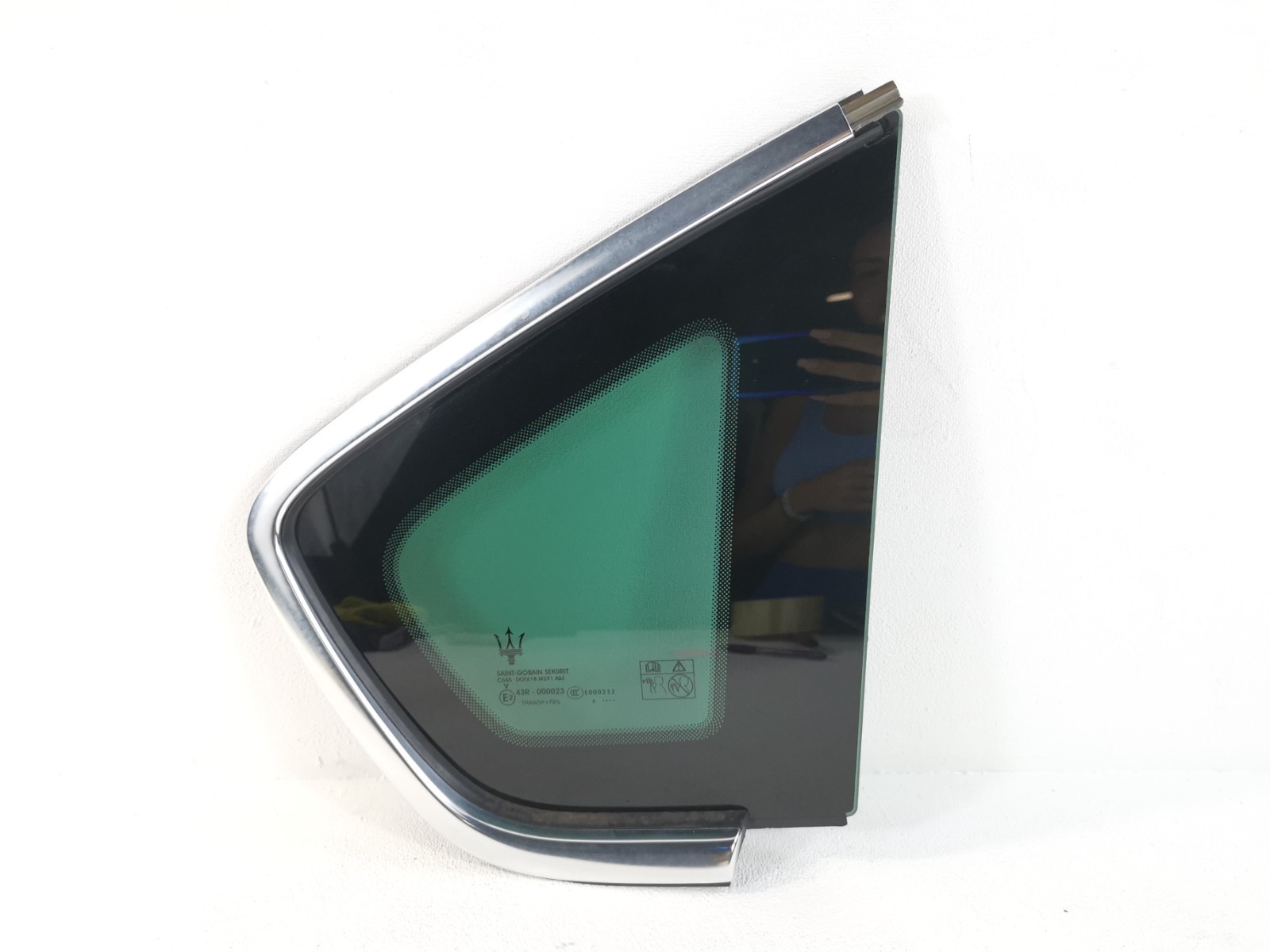 Maserati Levante 3.0 L AWD 2017 Rear Right Side Quarter Glass Window 670101060