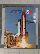 Spaceport USA English Tourbook NASA KSC 1995 Illustrated Space Shuttle Souvenir
