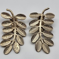 Fabulous elongated leaf frond clip earrings unsigned estate whimsical 