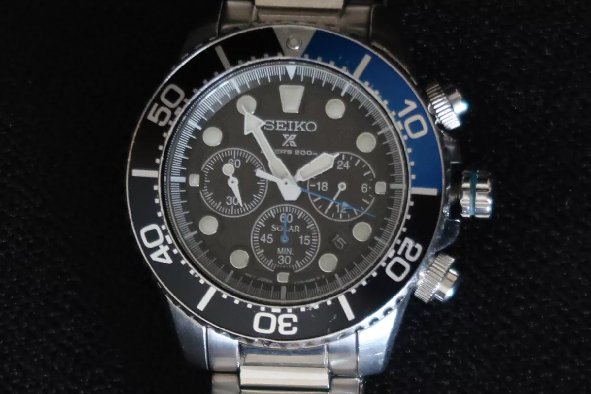 SEIKO V175 0AD0 CHRONOGRAPH SOLAR WATCH PROSPEX AIR DIVERS BLACK AND WHITE  DIAL