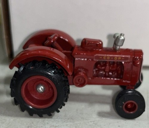 SpecCast Co-Op No. 3 L.P. Tractor 1/64 NIB - Picture 6 of 7
