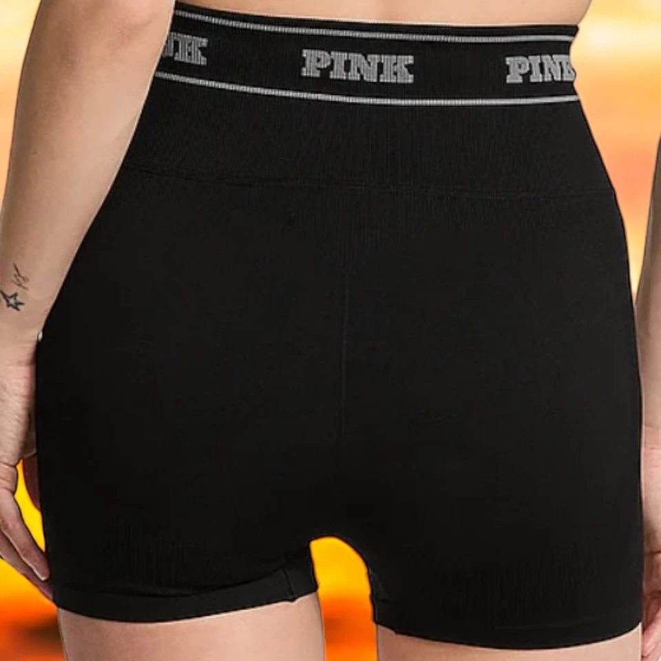 Shorts de bicicleta Victoria's Secret rosa logotipo sem costura 3" com logotipo fita preta - Imagem 2 de 3