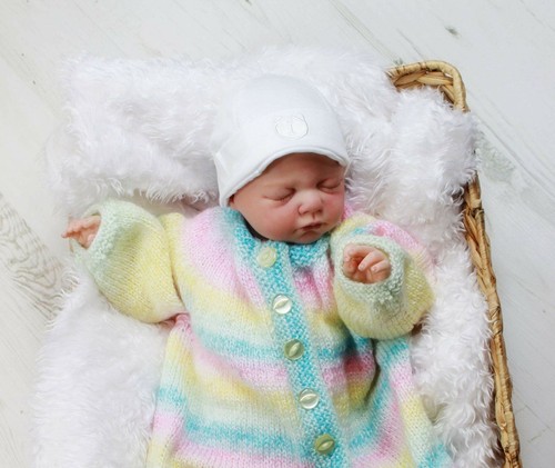 Knitting Patterns for Babies Plain Sleeping Bag, 0-3mths & 3-6mths KP207 - Picture 7 of 7