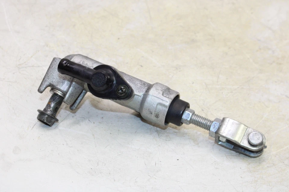 04-07 SUZUKI HAYABUSA GSX1300R OEM REAR BACK BRAKE MASTER CYLINDER - Image 3 of 4