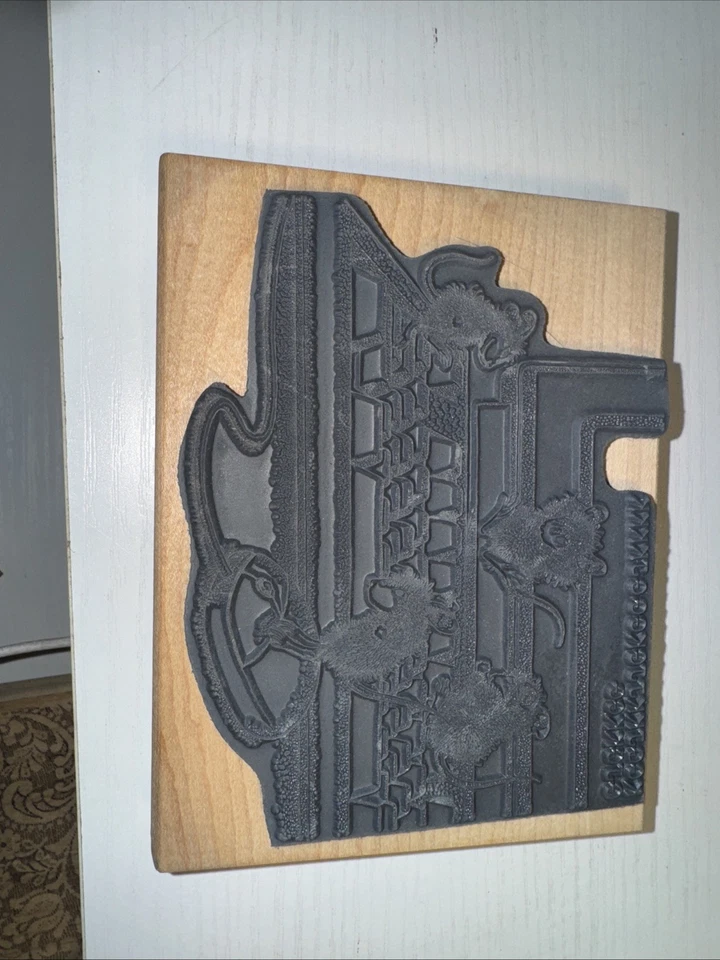 Diseño de ratón de casa / Ratones de computadora HMR52 / Sello de goma - 2003 Ellen Jareckie - Foto 2 de 4