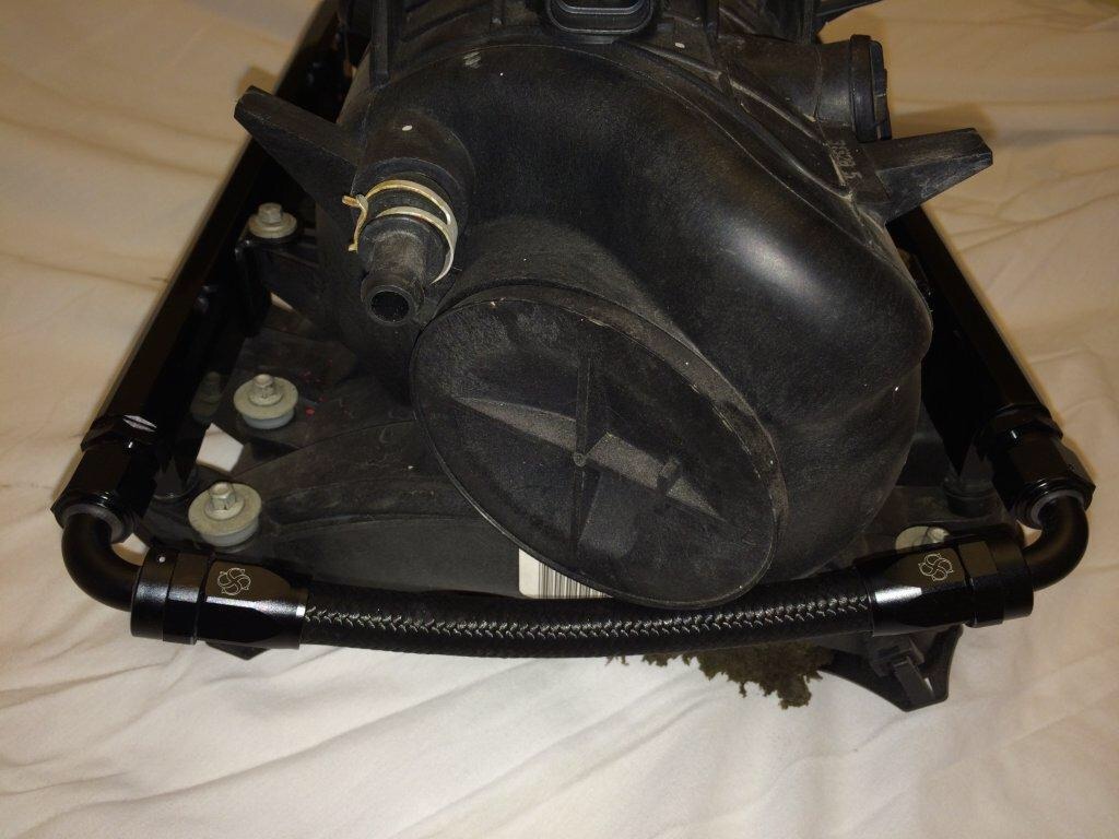 Z920 Fuel Rail Kit & Crossover 6AN 5.3 6.0 6.2 Chev Silverado BLACK