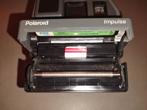 Vintage Polaroid Impulse 600 Instant Film Camera with Pop-Up Flash & Strap - Picture 5 of 5