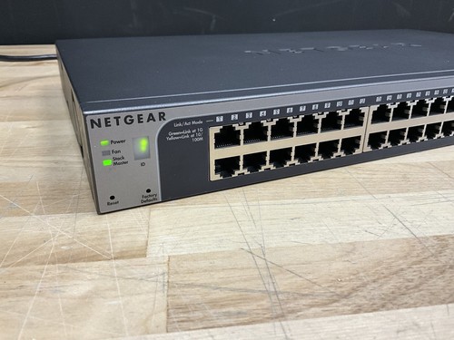 NETGEAR GS752TXS ProSafe 52-Port Gigabit Stackable Smart Switch with 10G Uplinks - Picture 7 of 9