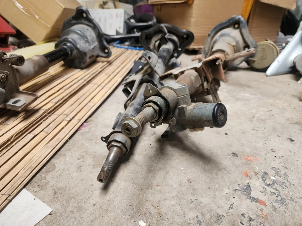 Nissan Silvia S15 Steering Column - image 2 of 4