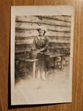 20160. Foto cartolina donna piedi scalzi Germania 1916 da luogo da identificare
