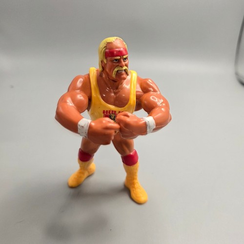 HASBRO WWF HULK HOGAN SERIES 2 WRESTLING ACTION FI...