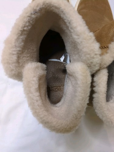 Stivali da ginnastica Ugg stile Aika in lana scamosciata taglia 7,5 - Foto 11 di 13