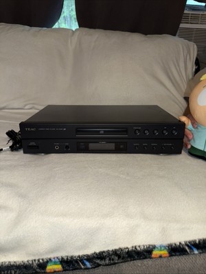 TEAC COMPACT DISK MEDIA PLAYER MODEL PD-D2750