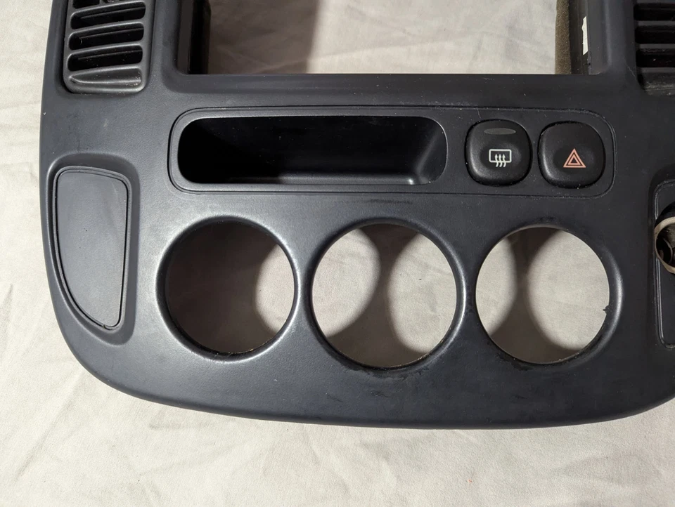 2001-07 Ford Escape/ Mazda Tribute Center Dash Radio Climate Control Bezel Black - Image 4 of 4