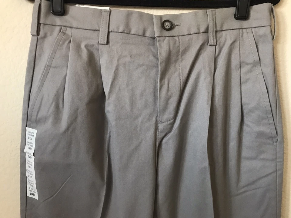 NWT Croft & Barrow The Easy Care Khaki Classic Fit Pleat Front Men's Pants 31x30 - Image 3 of 4