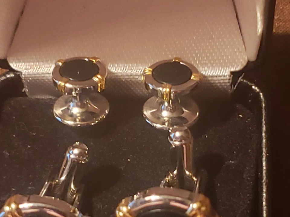 Gemelos Geoffrey Beene en forma de hexágono tono plateado y ónix nuevos sin caja con oro Foto 3 de 4