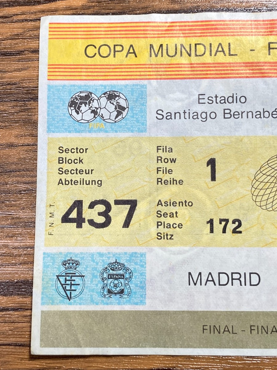1982年スペイン・ワールドカップ決勝チケットと新聞付き 1982年スペイン・ワールドカップ決勝チケットと新聞付き - メルカリ