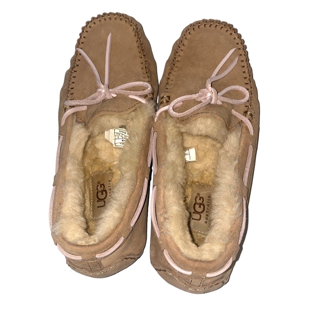 Ugg Dakota Tobacco Suede Slip on Rubber Sole Wool Lined Moccasins Size 6
