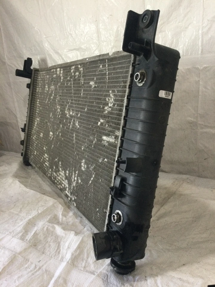 GMC Sierra 2500 2005 conjunto de radiador OEM Foto 4 de 4