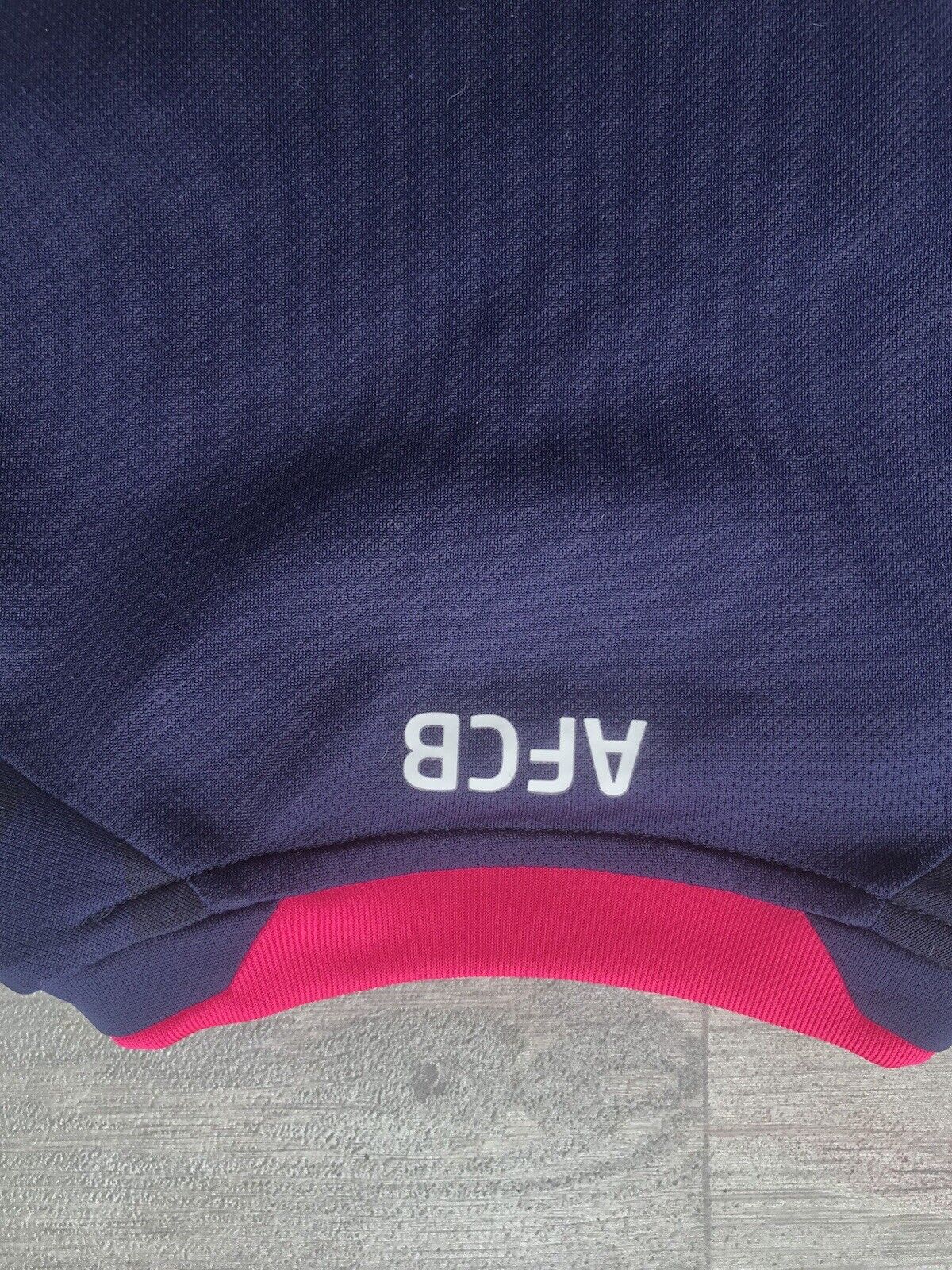 Picture 3 of 6