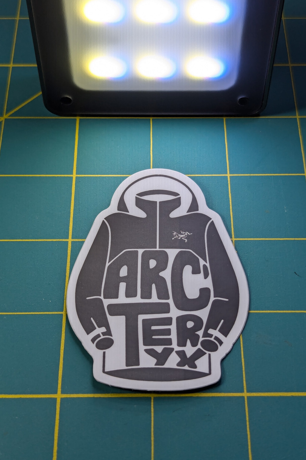 Decalcomania adesivo in vinile per giacca Arc'teryx 3" finitura opaca