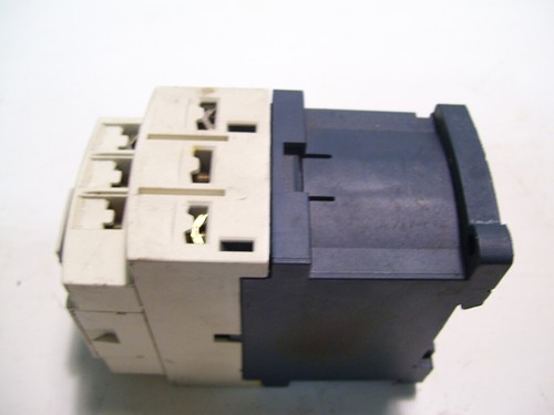 SCHNEIDER SQ SQUARE D CAD32BD 3NO/2NC CONTROL RELAY 10A/690V 24VDC COIL P3466 - Photo 3/6