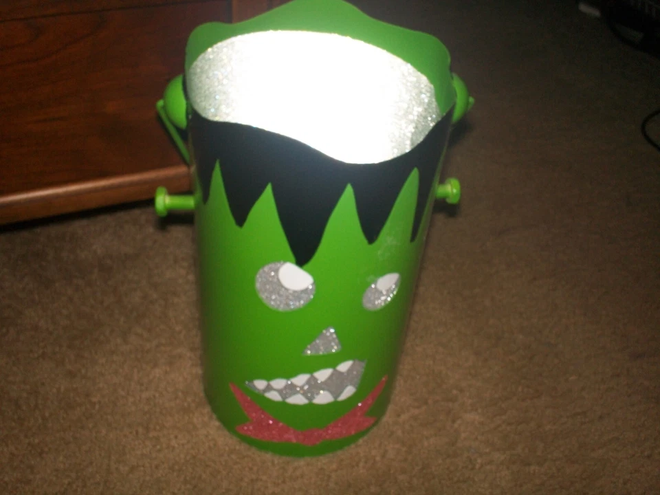 NOVA LANTERNA LED METAL ESTANHO HALLOWEEN JACK-O-LANTERNA LUZES FACIAIS MONSTRO FRANKSTI - Imagem 3 de 4