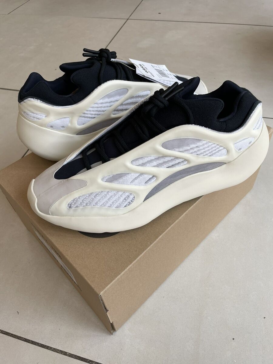 Brand New - Adidas Yeezy 700 V3 Azael - UK 11.5 FW4980 -Glow Brand New - Adidas Yeezy 700 V3 Azael - UK 11.5 FW4980 -Glow