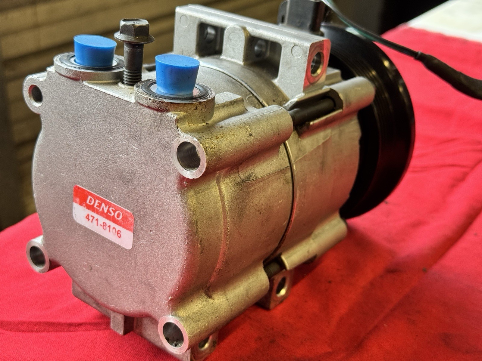 Aston Martin DB7 2001 Compressor with bracket