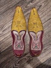 Vtg Gold Thread Embroidered Leather Indian Pakistan Curl Toe Khussa Shoe Size 7