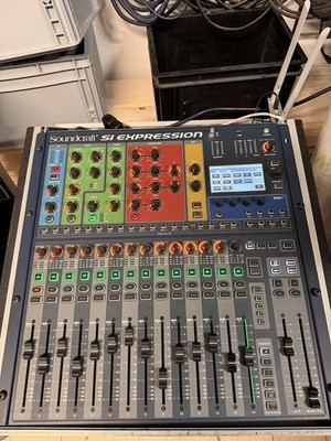 Soundcraft SI Expression 1 (16 Kanäle) neuwertig mit Flightcase