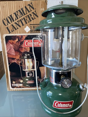 #ad Vintage 1981 Coleman Model 220K195 2 Mantle Green Lantern In Box $125.00