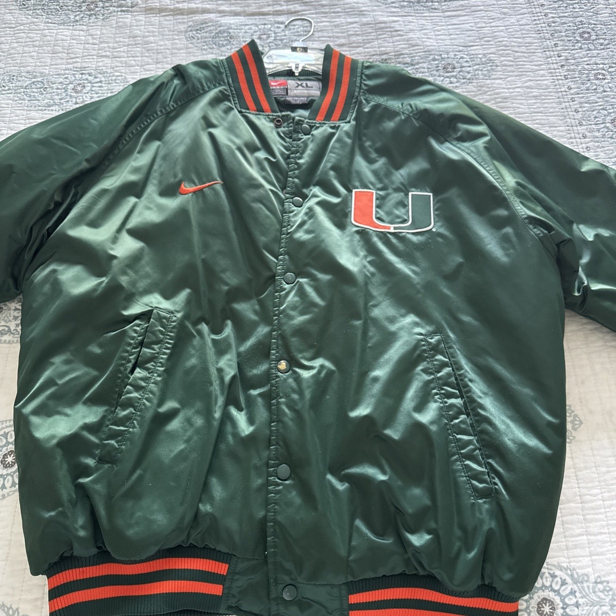 【古着美品】NIKE CANESダウンジャケット Mサイズ マイアミハリケーンズ Vintage Rare Nike Team Miami Hurricanes Nylon Satin Jacket Size Xl