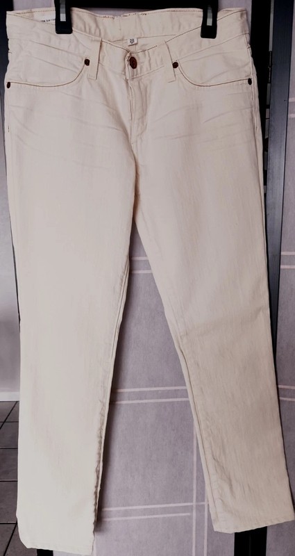 Sienna Low Rise Straight Beige Size 6, Waist 15 X Hip 18 X 37 Log . Perfect Cond